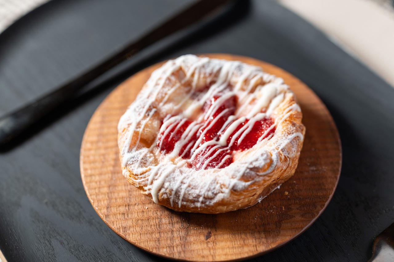 苺チーズケーキデニッシュ